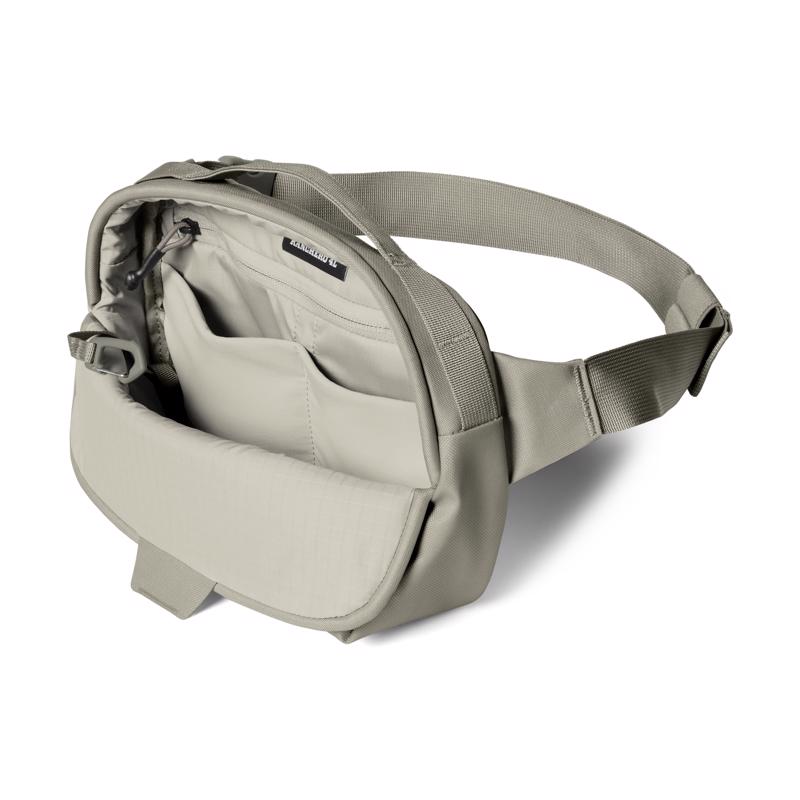 YETI Ranchero Crossbody 4L Green Crossbody 7.09 in. H X 11.42 in. W