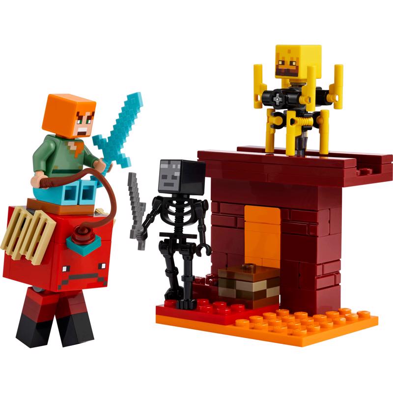 LEGO Minecraft The Nether Lava Battle Building Toy Multi 99 pc