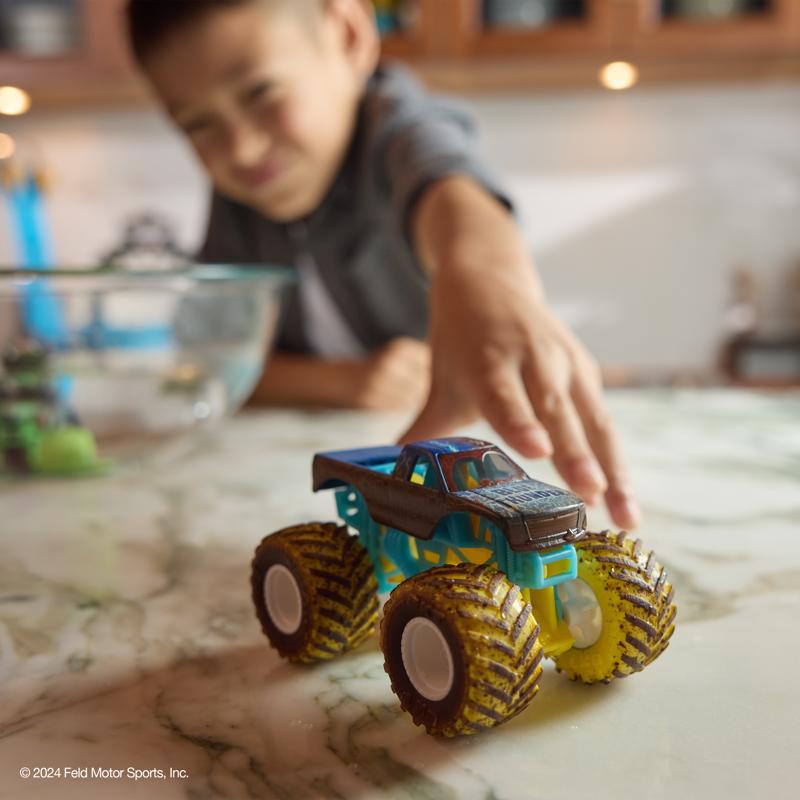 Monster Jam Mud Blasters Color Changing Trucks