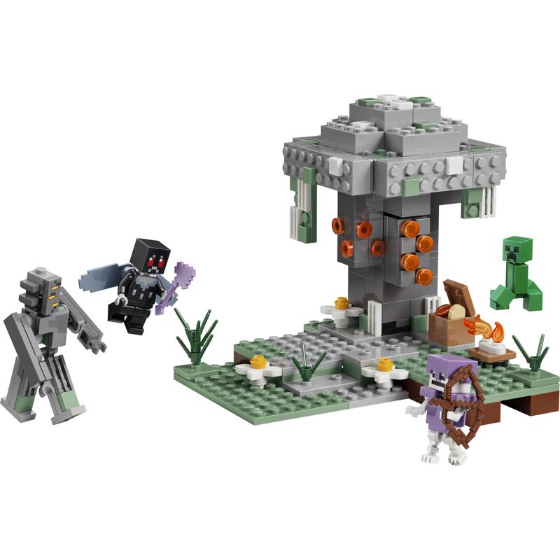 LEGO Minecraft The Pale Garden Building Set Multicolor 243 pc