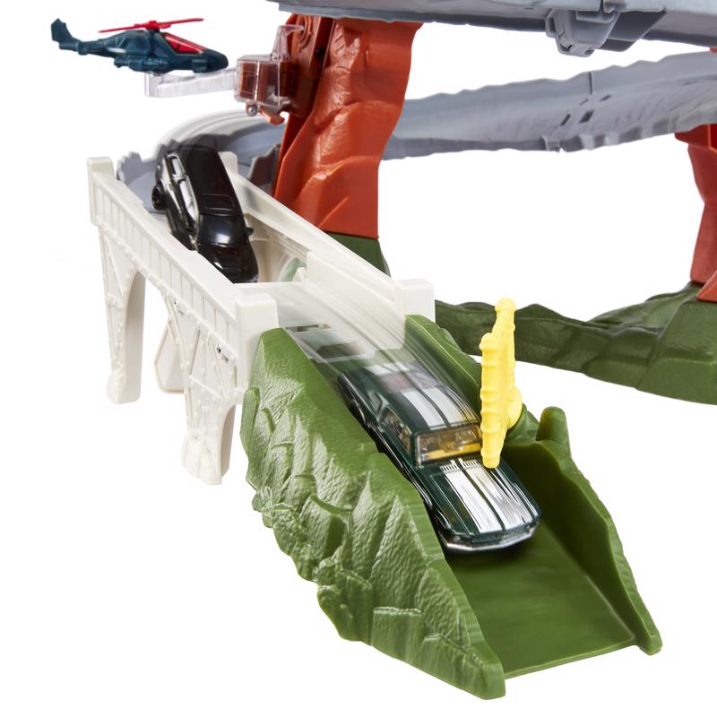 Matchbox Convoy Mountain Escape  Playset