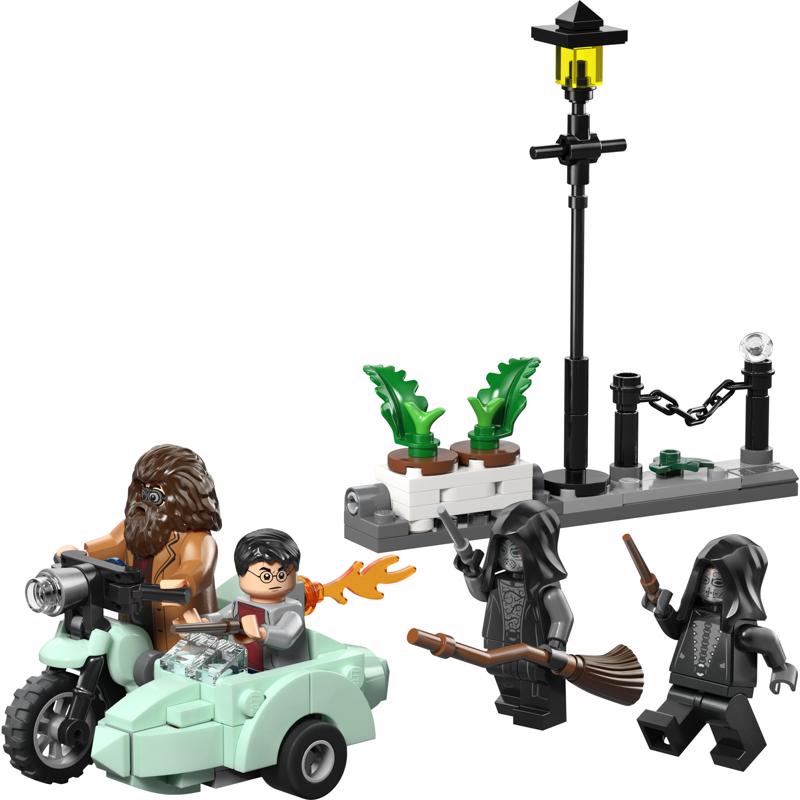 LEGO Harry Potter Hagrid and Harrys Privet Drive Escape Building Set Multi 124 pc